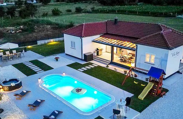 House Noemi (V2081-K1) - Sinj