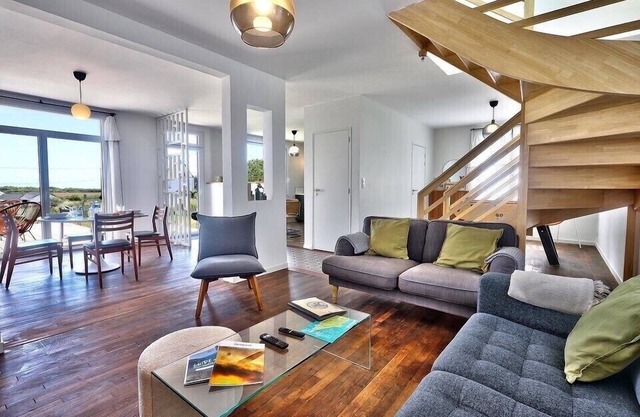 House on the trails of Pointe du Raz.