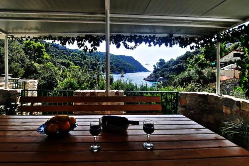 House , Plavi biser '