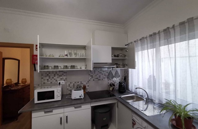 House, restaurants and municipal market at 300 meters, river beach at 1 km.