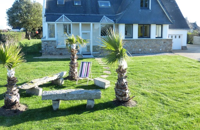 House, Seaside / beaches, 2 to 14 people, wifi