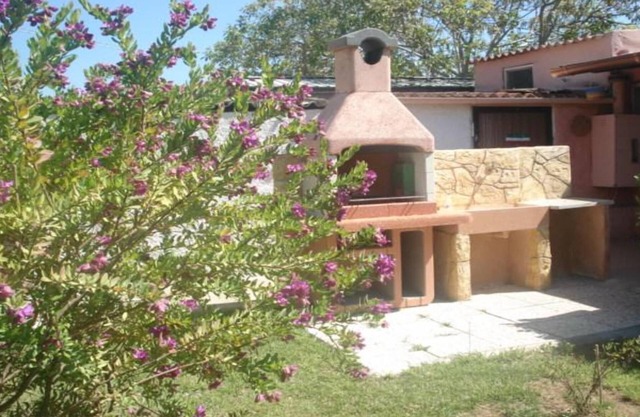 HOUSE with barbecue, parking, FREE WI-FI, veranda, green area