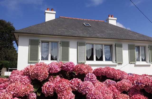 House with enclosed garden near the sea near Perros Guirec