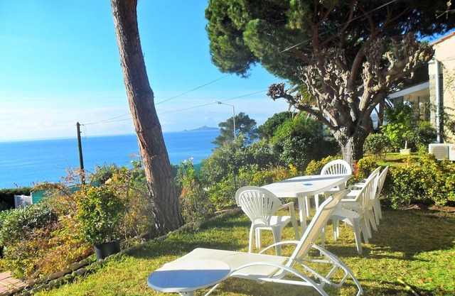 House with garden beach Scudo