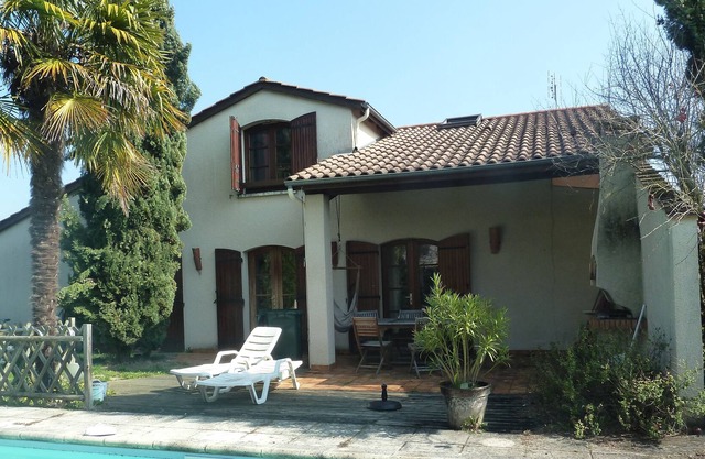 House with ground floor garden.