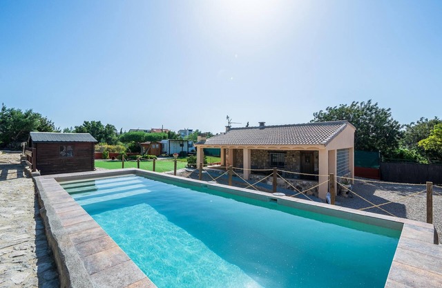 House with private pool only 500m beach