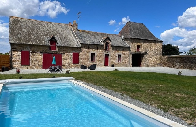 House with private heated pool