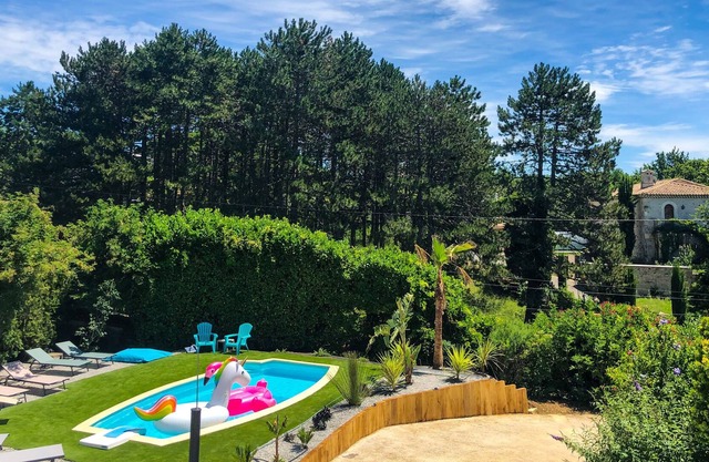 House with swimming pool in Drôme Provençale