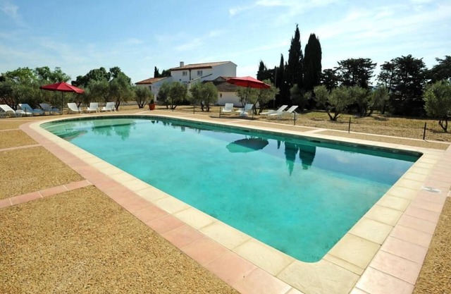 House with terrace and pool in Béziers, countryside, near Canal du Midi
