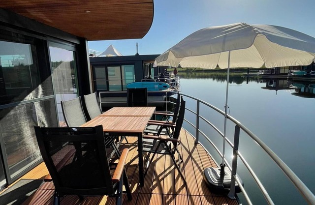 Houseboat "Vroni" on the Bärwaldersee in the Lusatian Lakeland