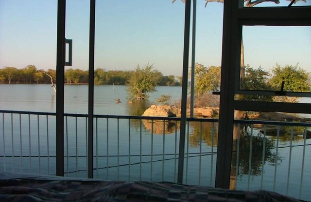 Houseboat With Aircon and Splash Pool - 2128