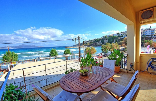 Houses By The Sea - Kastellina