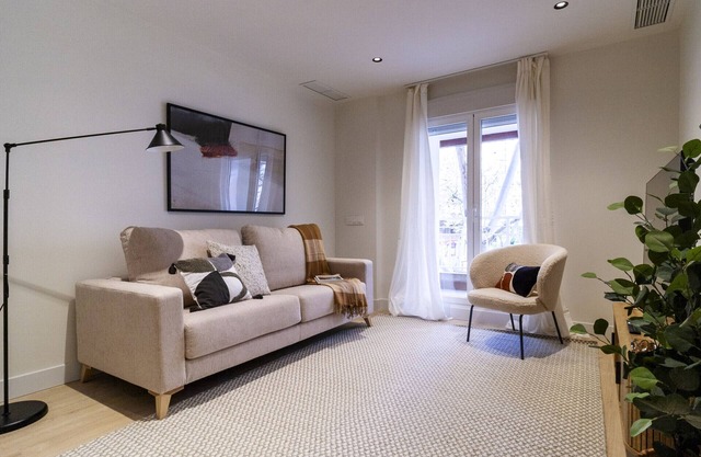 Housing Castellana V by Sharing Co
