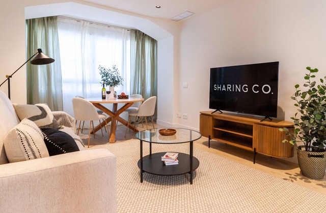 Housing Castellana X X V I I I by Sharing Co