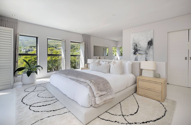 Hout Bay Villa - Three Bedroom House, Sleeps 8