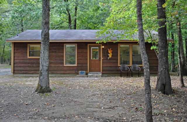 Huckleberry Trails is a peaceful 2-bedroom cabin secluded in mountain woodlands.