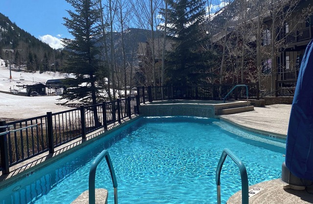 Huge 3-bedroom resort at Ritz Carlton aspen highlands, spa/gym/ski in ski out!