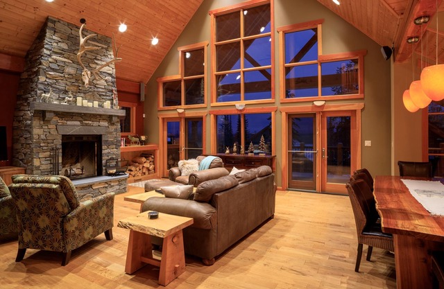 Huge luxury home at KHMR. Brand new Sauna, hot tub