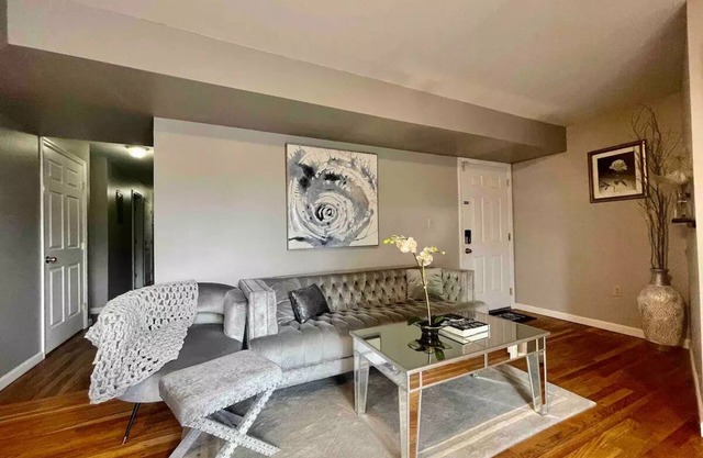 Huge spacious 4 bedroom in Newarkn