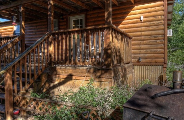 HummingBird Haven River Cabin