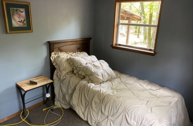 Hunter/fisherman cabin close to boat ramp and National Forest