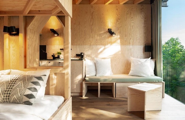 Hutstuf - The Owl & Private Rooftop Spa