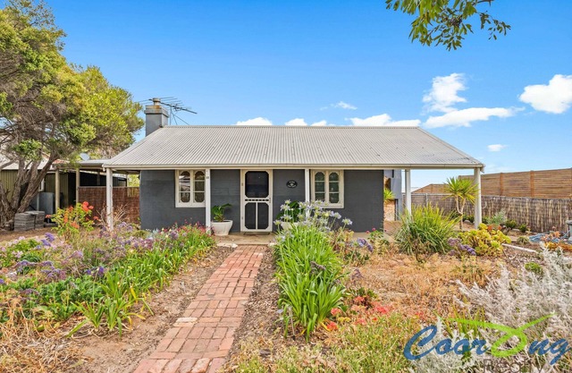 Hyde Cottage Summary: