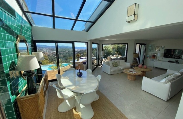 Hyères Splendid Villa Sea View with Swimming Pool 5 mn from the beaches