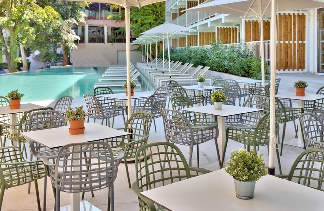 ibis Styles Golden Sands Roomer Hotel