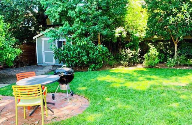 Iconic Victorian House in the heart of Palo Alto