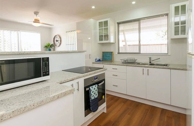 Ideal for Tradies and Families. BBQ, WiFi, Pet friendly