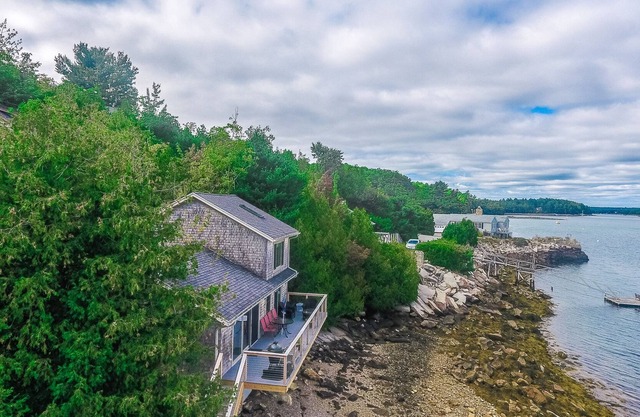 Idyllic island gem with high-speed WiFi, sound view, deck, & full kitchen
