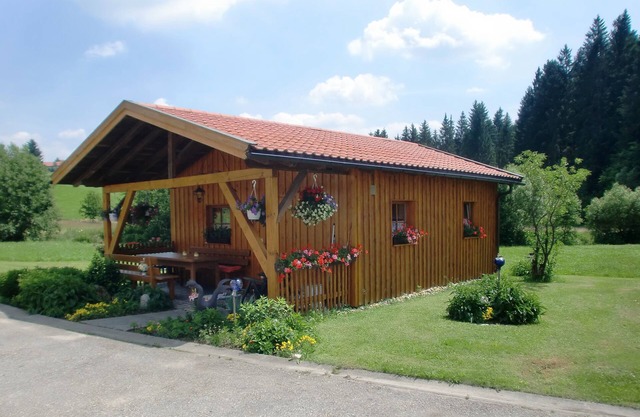 Idyllic, located cottage in the Bavarian Forest (wasteland)