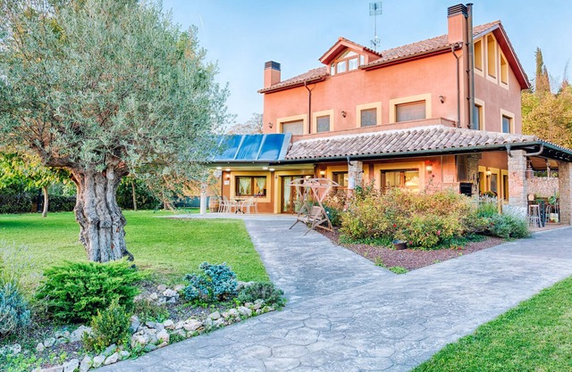 If you want to rest and disconnect Come to Cal Barrutieta and you will get it.