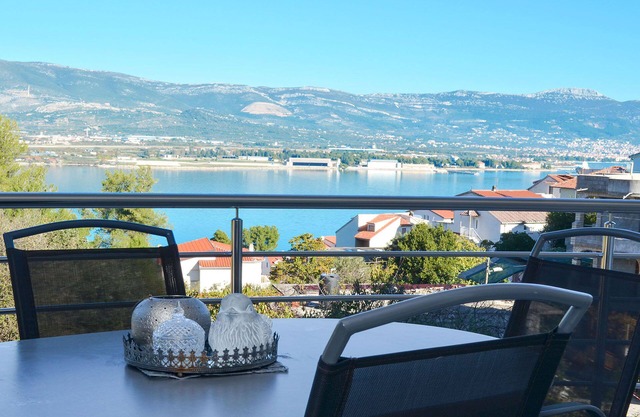 IGOR 1, bright one bedroom apartment for up to 4 persons, 150m from the beach