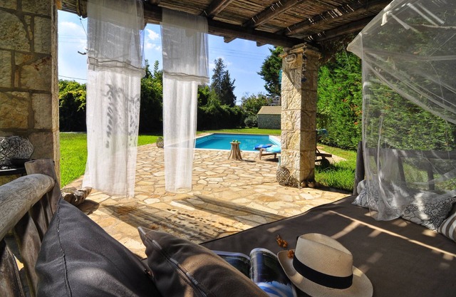 "Il Portico Verde" sweet Villa with pool in Corfu island