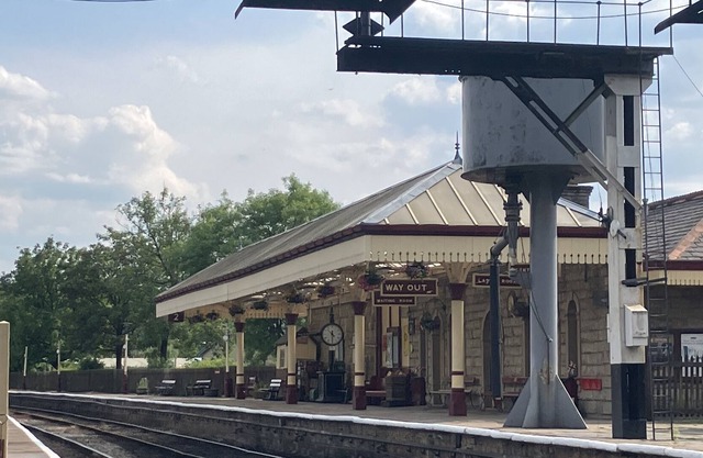 Immaculate 2-Bed Apartment in Bury