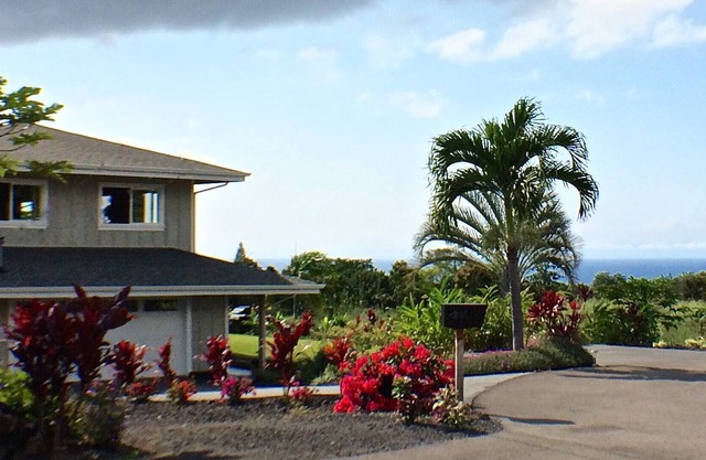 Immaculate; Air Cond; Ocean/Garden views; Free Snacks, GIG WiFi6, HBO & Show