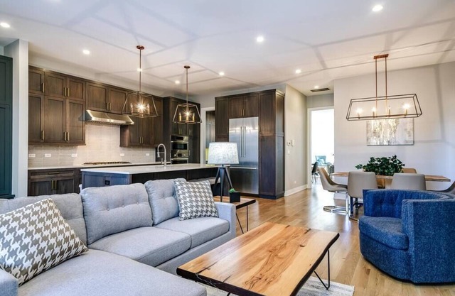 Immaculate Brand New Condo Downtown!