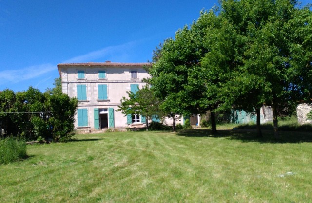 Immense Logis du 19ème, Charente-Maritime, 4 bedrooms, swimming pool, playground ping-pong