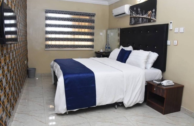 Impeccable 1-Bed Executive Luxury Hotel Apartment