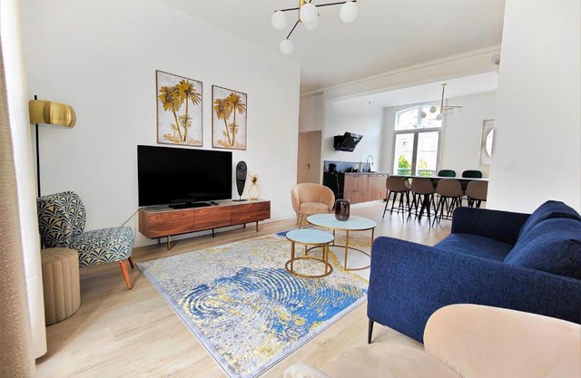 Inédit : appartements grandes capacités sur les quais de Blois - 23 pers