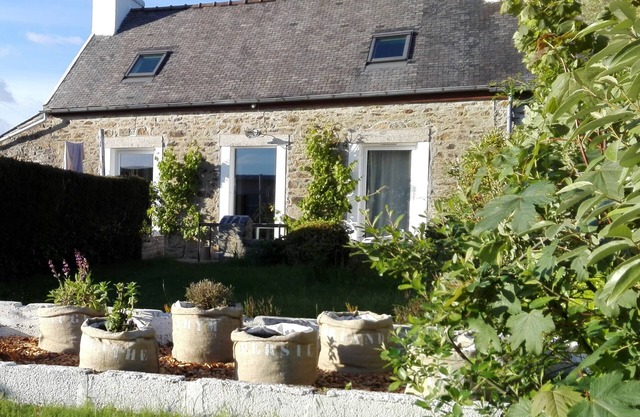 In a "fisherman's house" spirit, between Finistère and the pink granite coast