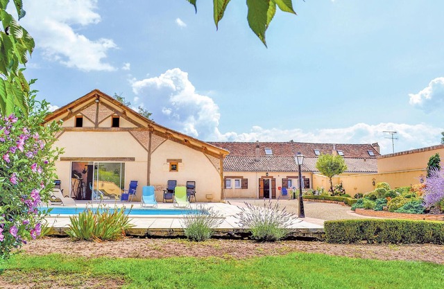 In a small village among the vineyards near Bergerac stands this cottage just two minutes from the D