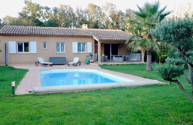 IN CORSICA HOUSE WITH POOL