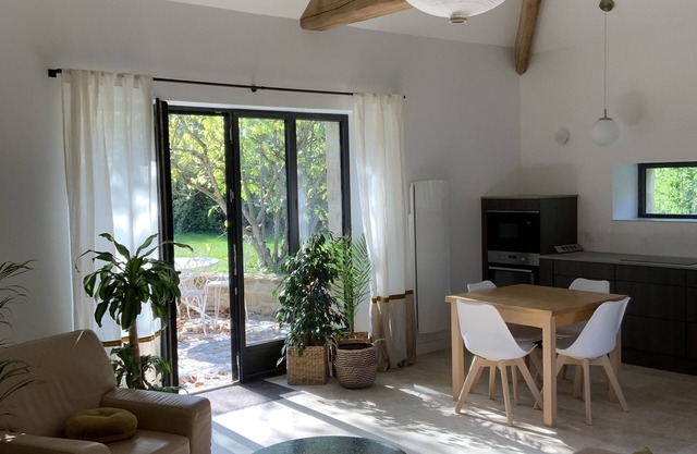 In the heart of wine-growing Anjou, renovated gîte on a 10-hectare estate