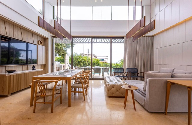 Incredible 4BR villa with ocean view in Calablanca