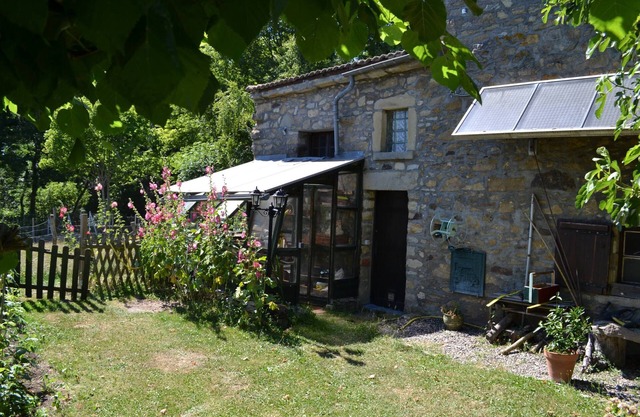 independent studio in house in the countryside