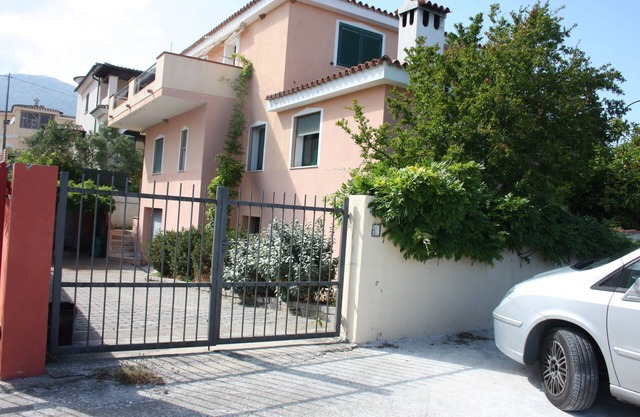 Independent apartment in a semi-detached house in Orosei 2 km from the sea