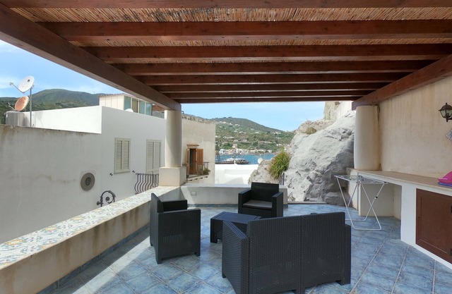 Independent apartment with sea view terrace in the historic center of Lipari
